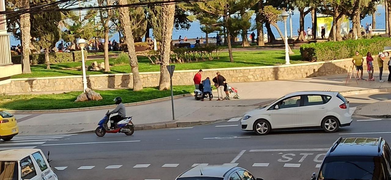 Apartamento junto a paseo Marítimo, centro de Torre del Mar Exterior foto
